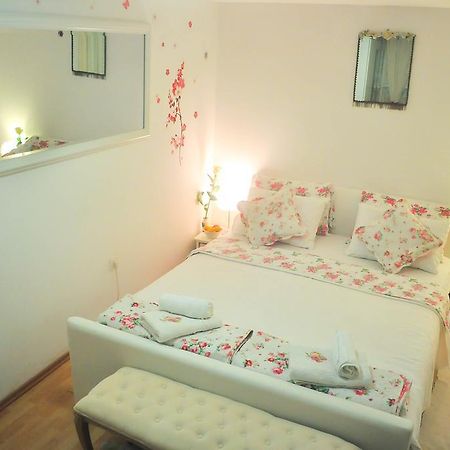 Apartment Premsai โรวีน ภายนอก รูปภาพ
