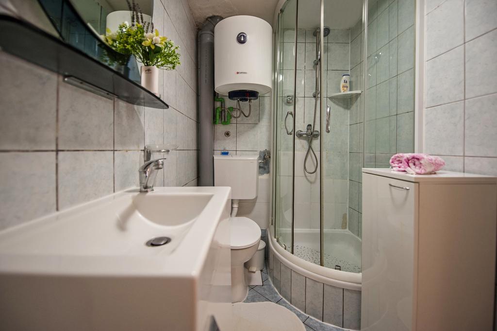 Apartment Premsai โรวีน ภายนอก รูปภาพ