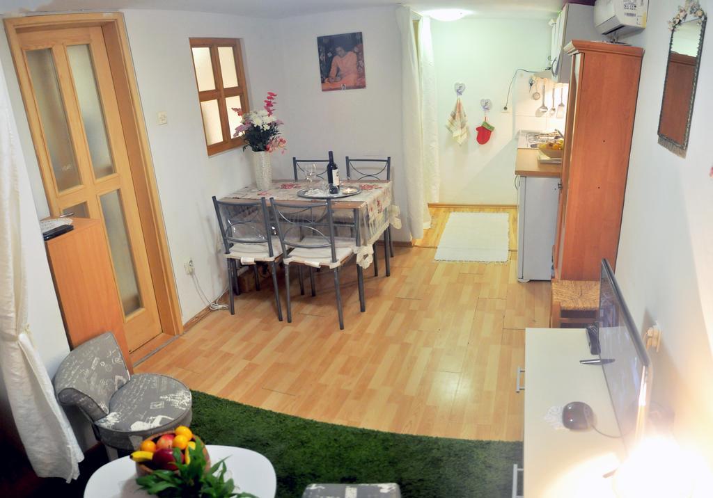 Apartment Premsai โรวีน ภายนอก รูปภาพ