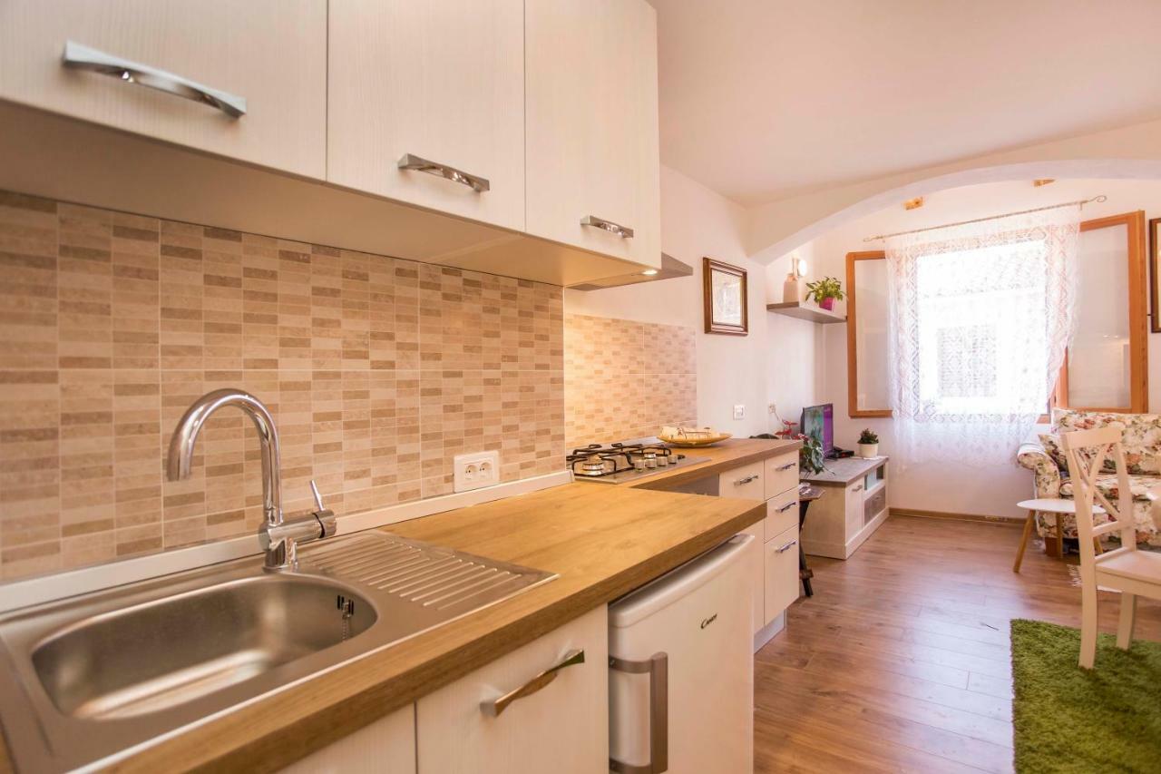 Apartment Premsai โรวีน ภายนอก รูปภาพ
