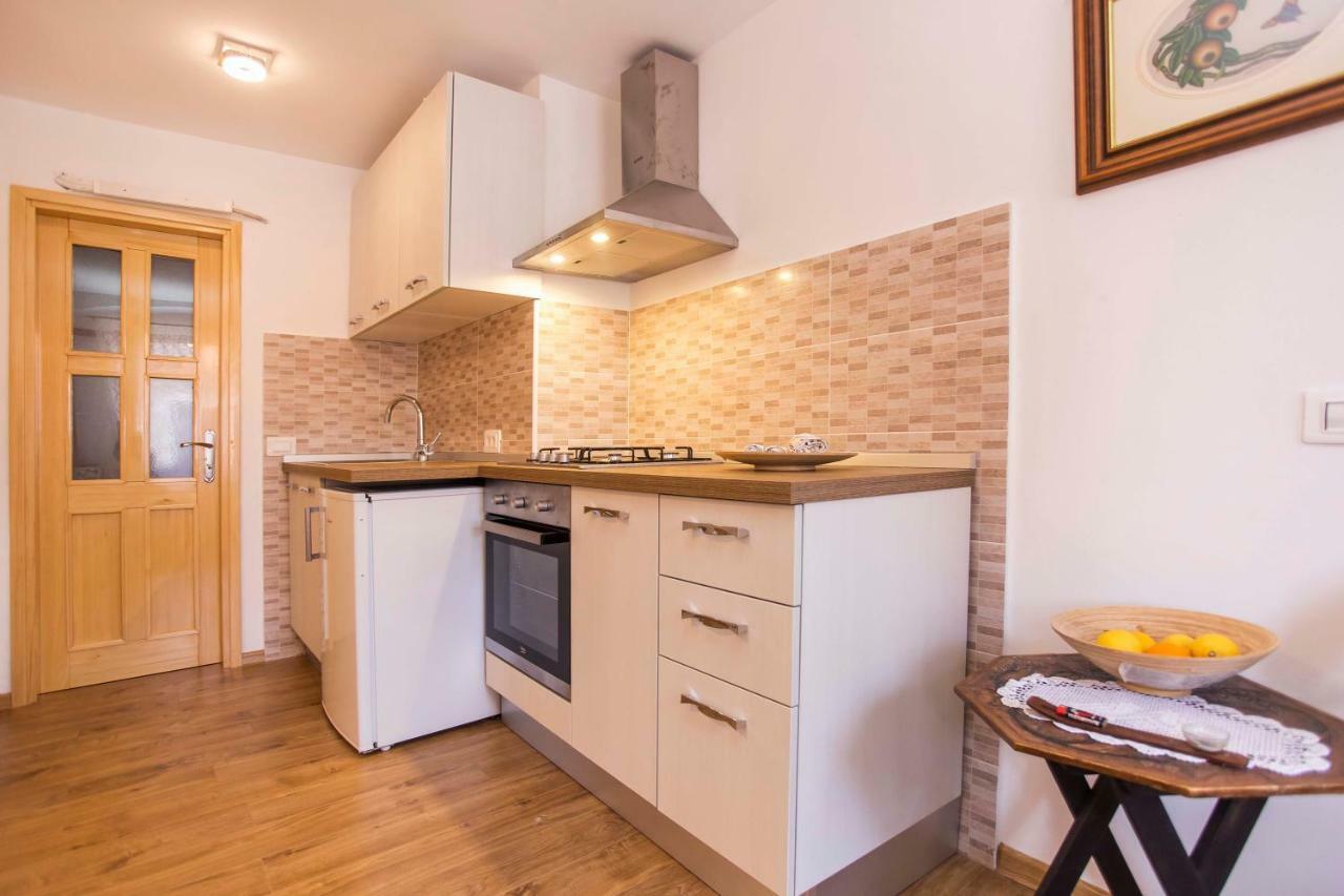 Apartment Premsai โรวีน ภายนอก รูปภาพ