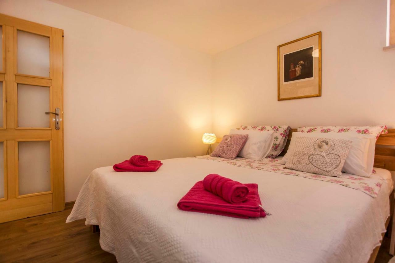 Apartment Premsai โรวีน ภายนอก รูปภาพ
